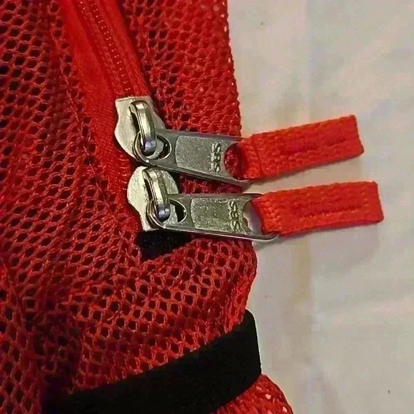 Red Mesh Backpack " The Original Austin Trading Co." - Picture 5 of 6